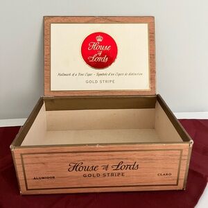 House of Lords Gold Stripe Vintage Canadian Cigar Box Montreal Imitation Wood